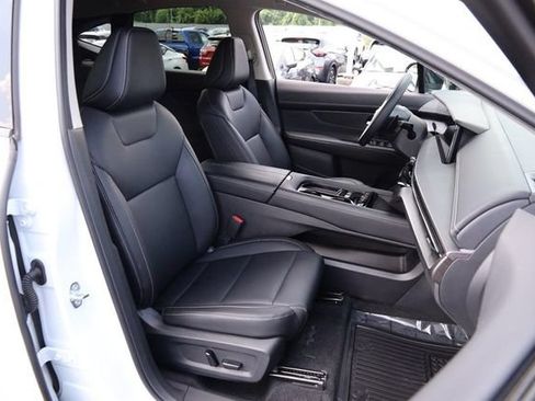 Certified 2025 Nissan Murano SV AWD/4WD image 26