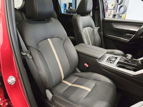 Certified 2025 MAZDA CX-90 3.3 Turbo S w/ Premium Package image 15