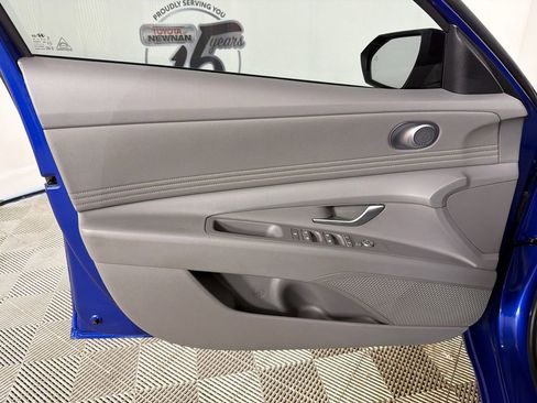 Used 2025 Hyundai Elantra Sport FWD image 10