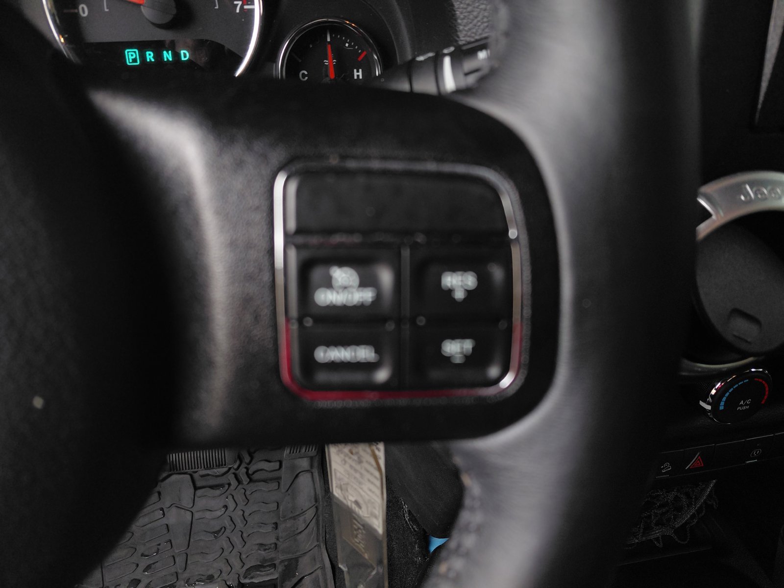 Used 2016 Jeep Wrangler Sahara AWD/4WD image 6