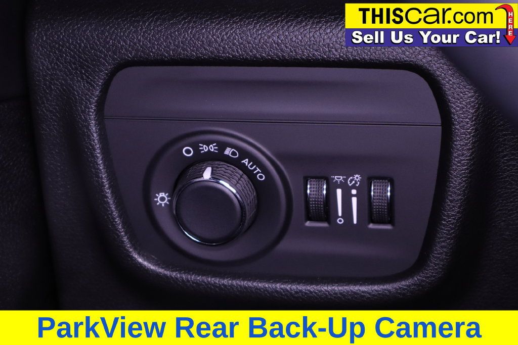 Used 2025 Jeep Grand Cherokee Laredo RWD image 23