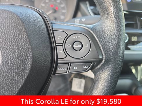 Used 2025 Toyota Corolla LE image 23