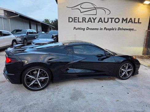 Used 2021 Chevrolet Corvette Stingray Preferred Cpe w/ Z51 Performance Package RWD image 4