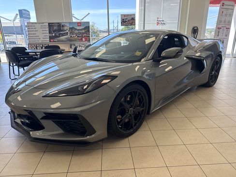 Used 2022 Chevrolet Corvette Stingray Premium Cpe w/ Z51 Performance Package RWD image 1