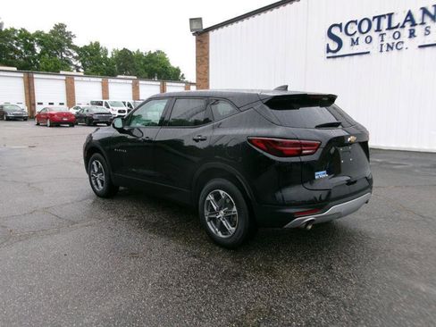 Used 2025 Chevrolet Blazer LT FWD image 8