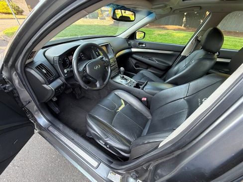 Used 2013 INFINITI G37 x w/ Premium Pkg image 8