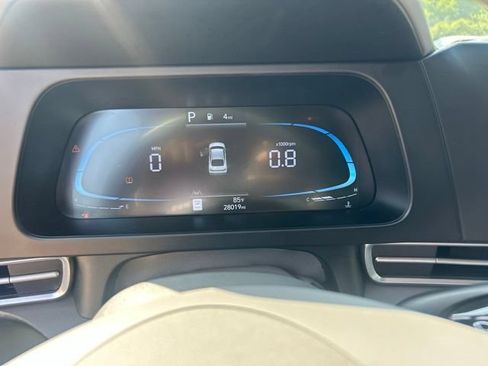 Used 2025 Hyundai Elantra Sport FWD image 13