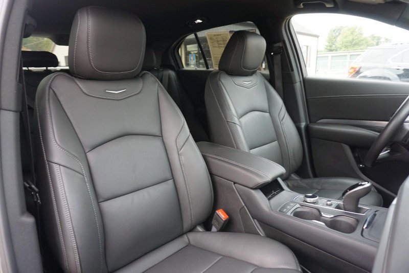Used 2025 Cadillac XT4 Premium Luxury w/ Trailering Package AWD/4WD image 31