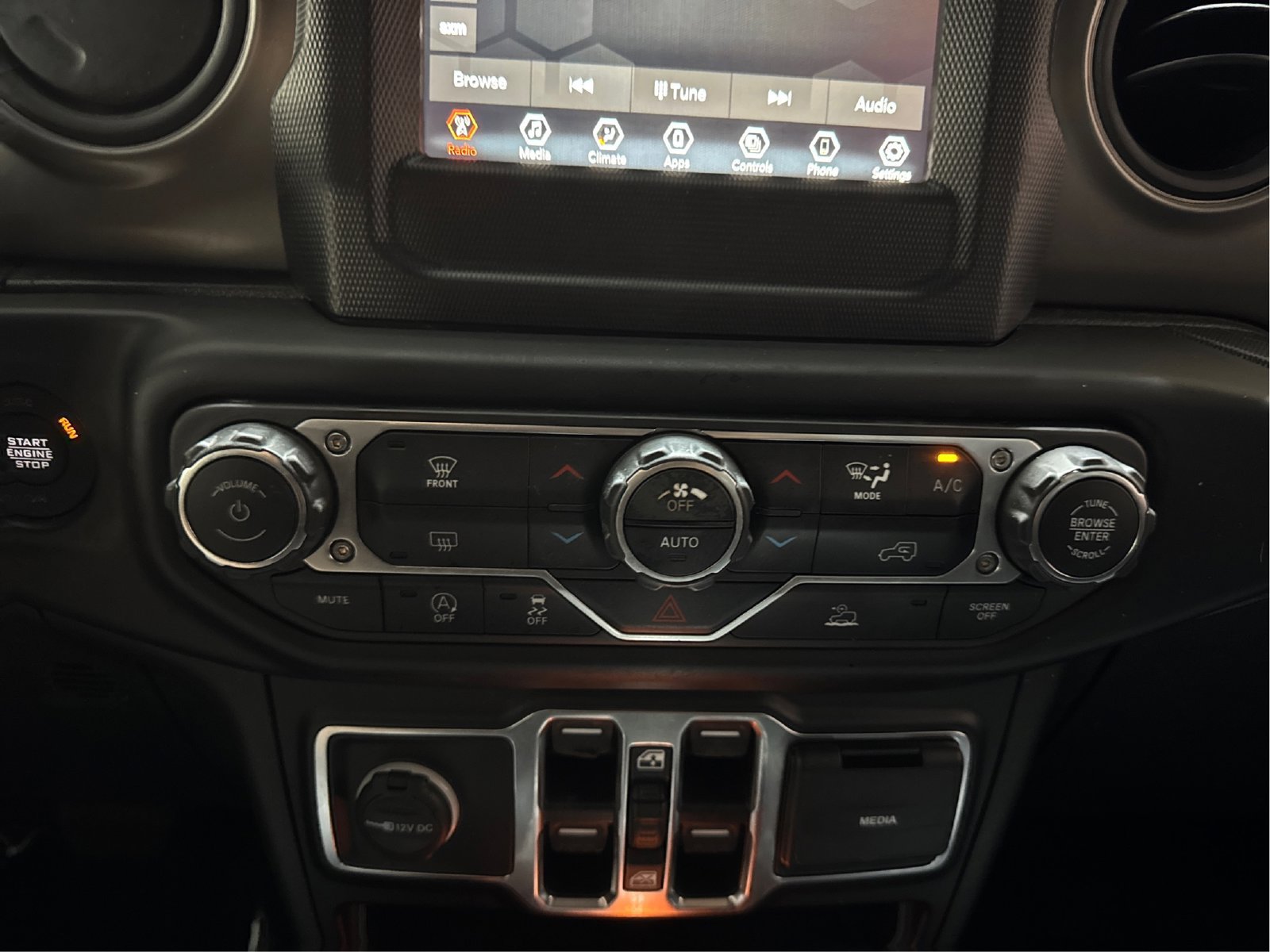 Used 2021 Jeep Wrangler Unlimited Sport AWD/4WD image 26