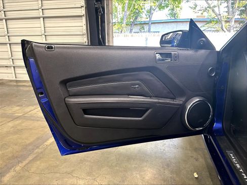 Used 2013 Ford Mustang GT Premium w/ Electronics Pkg RWD image 20
