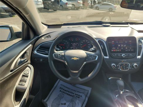 Used 2024 Chevrolet Malibu LT FWD image 11