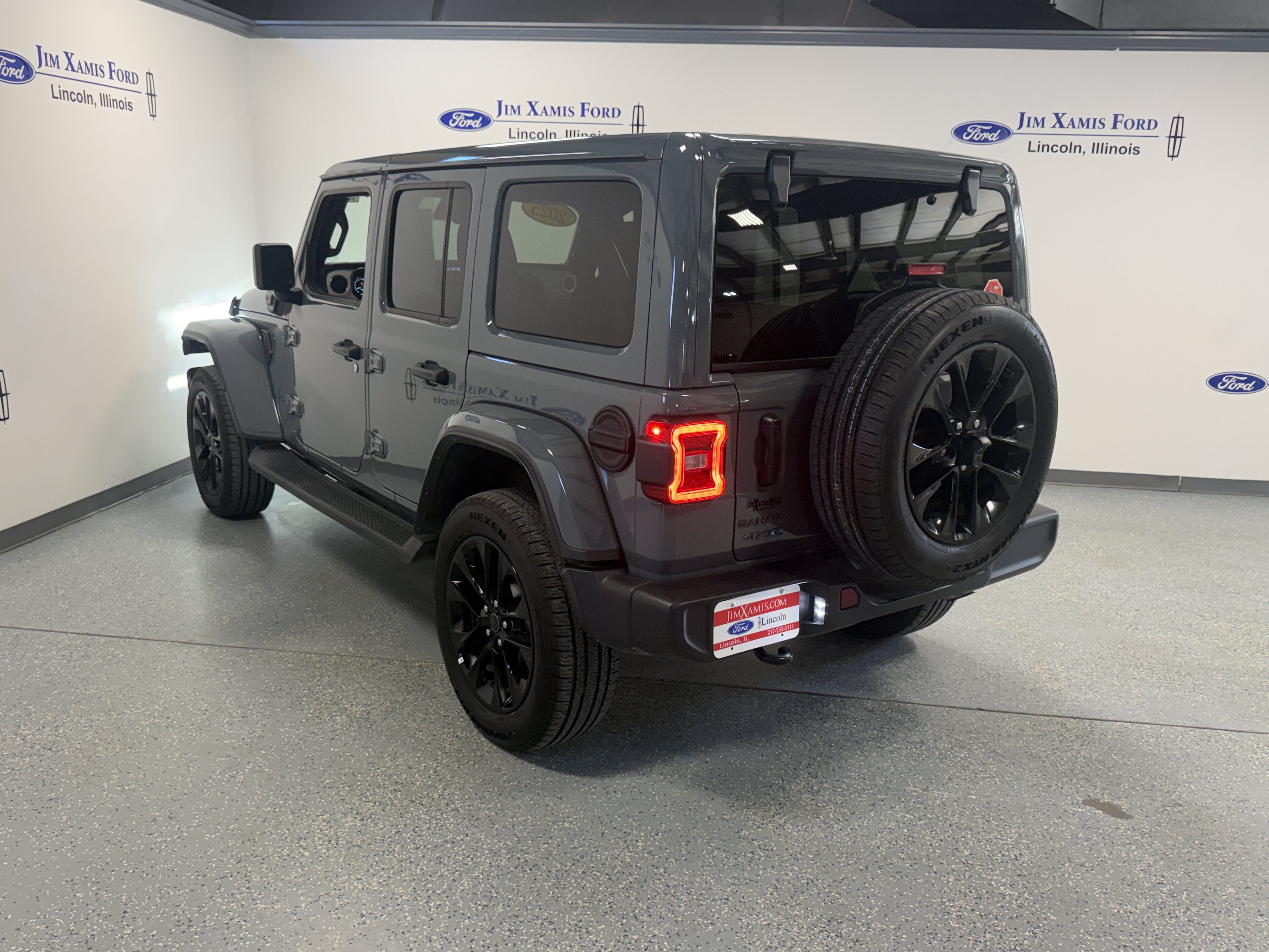 Used 2025 Jeep Wrangler Unlimited Sahara AWD/4WD image 30