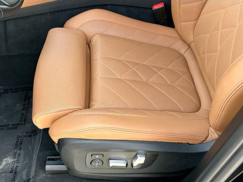 Used 2023 BMW X5 xDrive40i w/ Parking Assistance Package AWD/4WD image 19