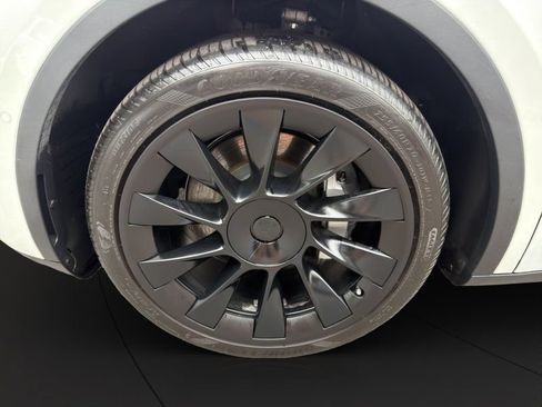 Used 2020 Tesla Model Y Long Range AWD/4WD image 21