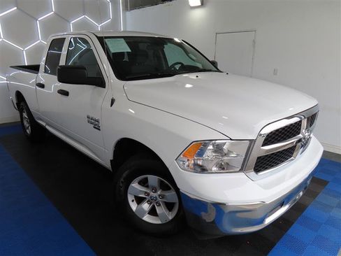 Used 2024 RAM 1500 Classic SLT AWD/4WD image 8