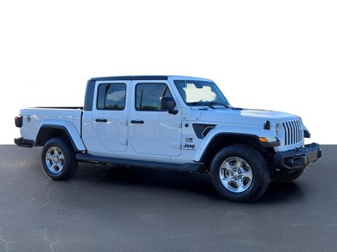 Used 2021 Jeep Gladiator Sport image 3