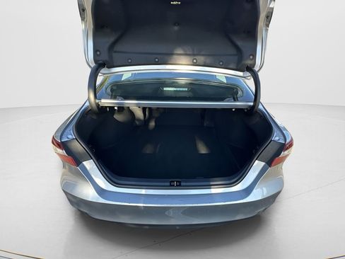 Used 2021 Toyota Camry LE image 28