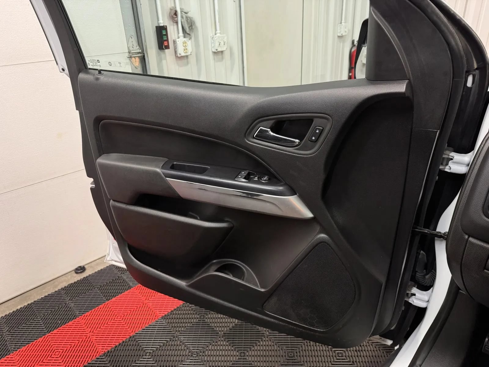 Used 2022 Chevrolet Colorado LT w/ Fleet Safety Package AWD/4WD image 27