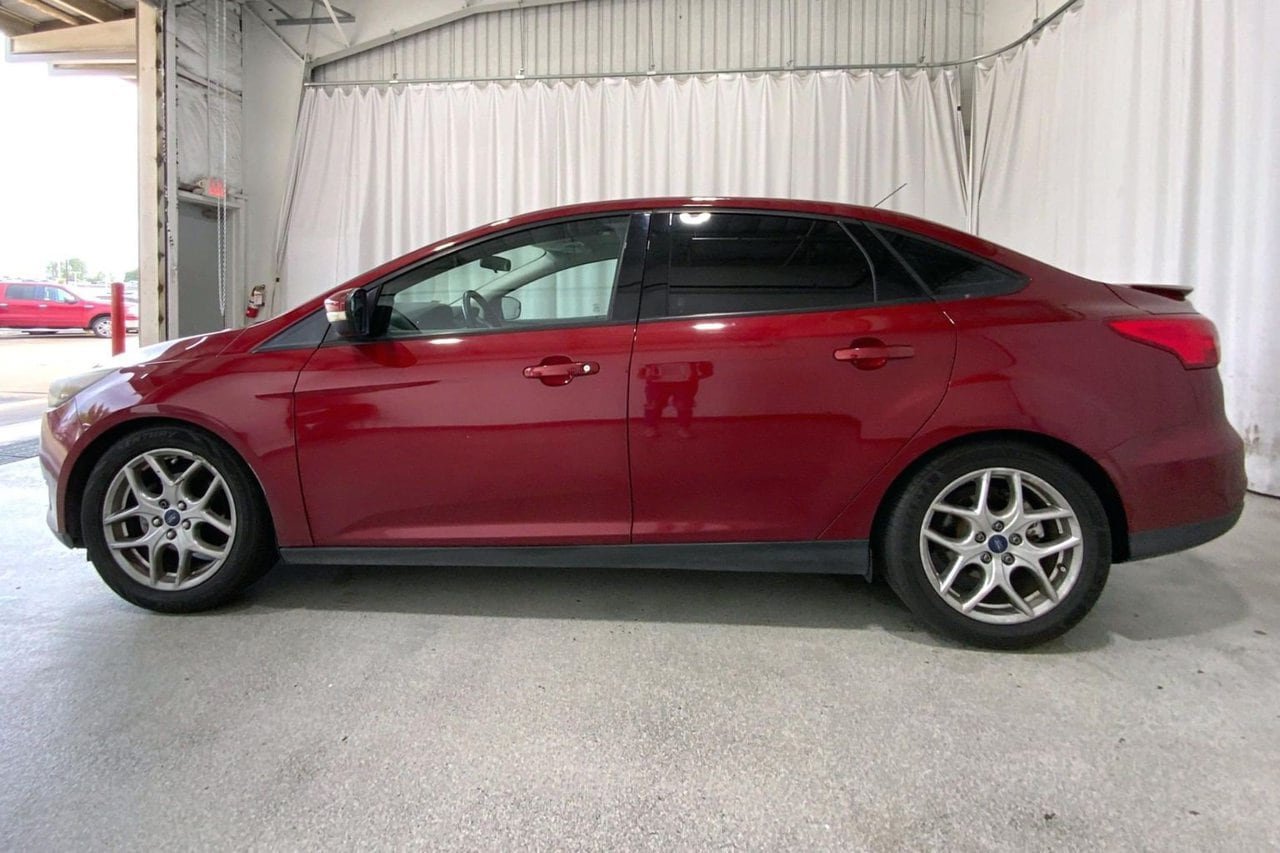 Used 2015 Ford Focus SE w/ Equipment Group 201A FWD image 26