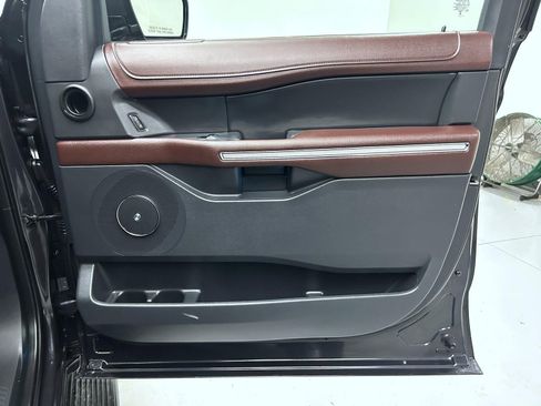 Used 2024 Ford Expedition Max Limited image 16