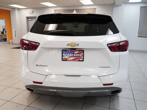 Used 2019 Chevrolet Blazer Premier w/ Sun and Wheels Package FWD image 9