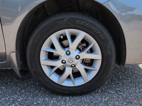 Used 2017 Nissan Versa SV w/ SV Special Edition Package FWD image 11