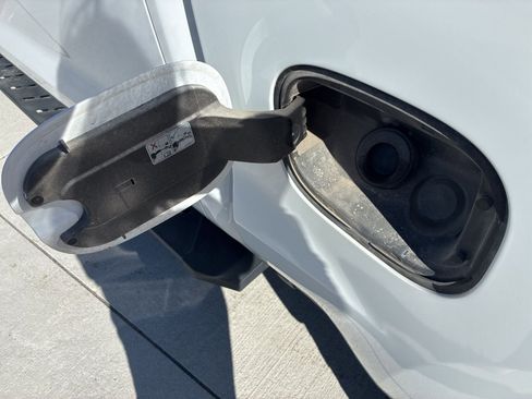 Used 2022 Chevrolet Silverado 1500 Custom image 16