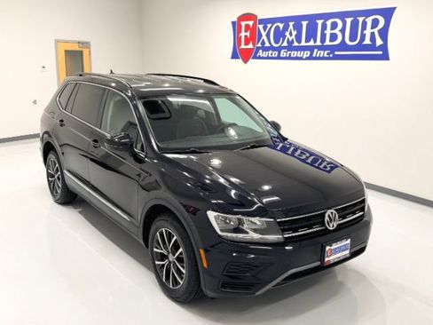 Used 2018 Volkswagen Tiguan SE AWD/4WD image 40