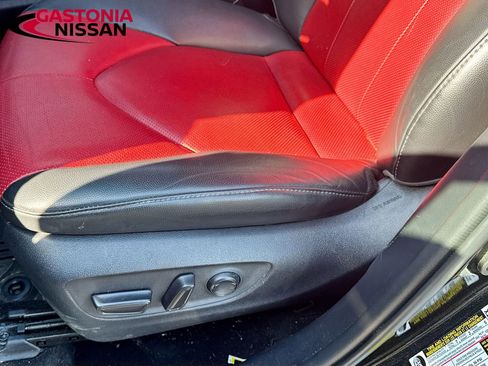 Used 2021 Toyota Highlander XSE image 23