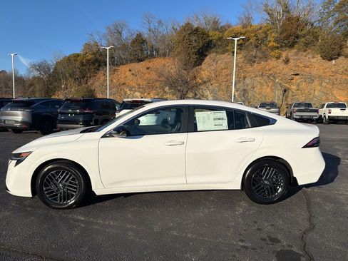 New 2026 Nissan Sentra SV w/ SV Convenience Package FWD image 2