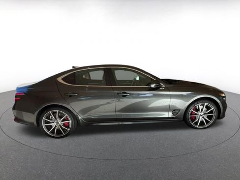 Used 2025 Genesis G70 2.5T image 16