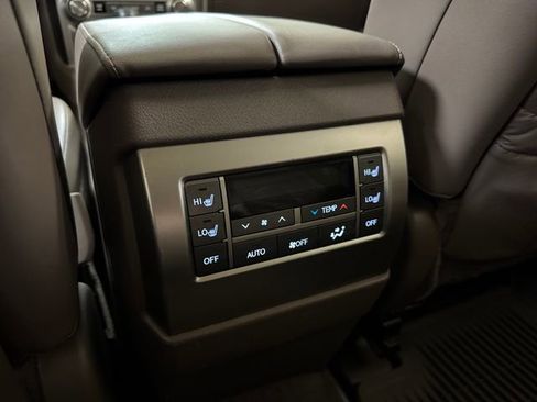 Used 2017 Lexus GX 460 Premium w/ Premium Package image 21