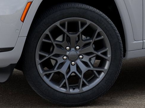 New 2025 Jeep Grand Cherokee L Summit AWD/4WD image 32