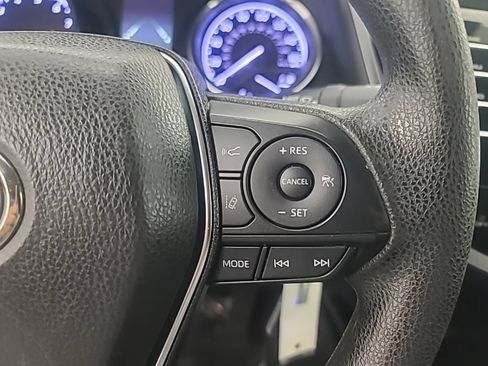Used 2019 Toyota Camry LE FWD image 29