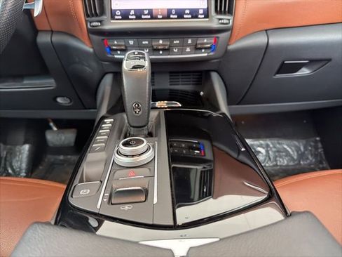 Certified 2023 Maserati Levante GT AWD/4WD image 14