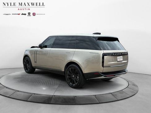 Used 2025 Land Rover Range Rover Long Wheelbase SE AWD/4WD image 14