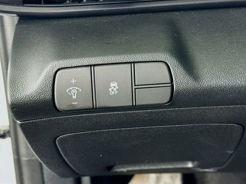 Used 2025 Hyundai Elantra Sport w/ Cargo Package FWD image 10