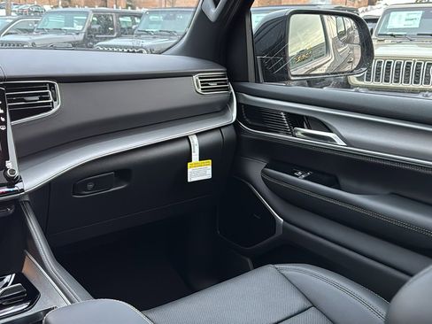 New 2026 Jeep Grand Wagoneer L Limited image 18