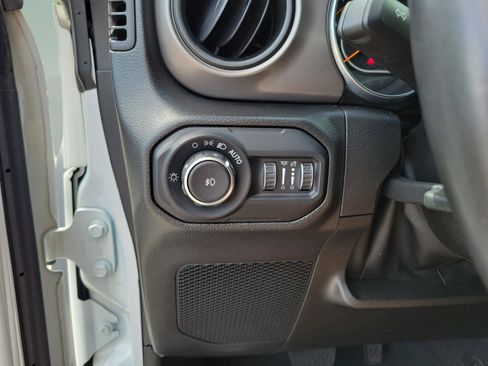 Used 2022 Jeep Wrangler Unlimited Sport image 11