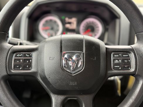 Used 2020 RAM 1500 Classic SLT image 34