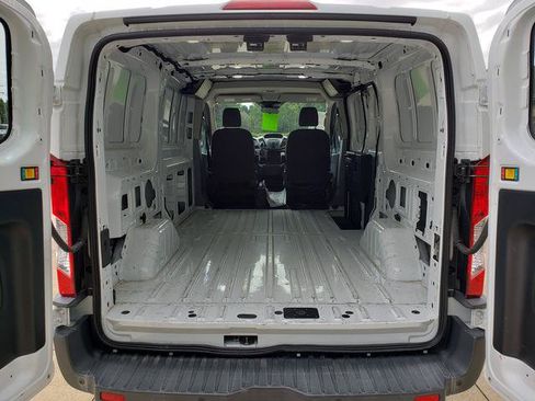 Used 2018 Ford Transit 150 130 Low Roof RWD image 5