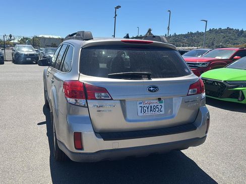 Used 2014 Subaru Outback 2.5i Limited AWD/4WD image 8