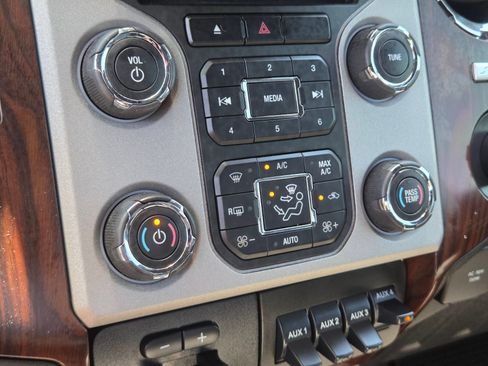 Used 2016 Ford F350 Lariat w/ Lariat Ultimate Package AWD/4WD image 23