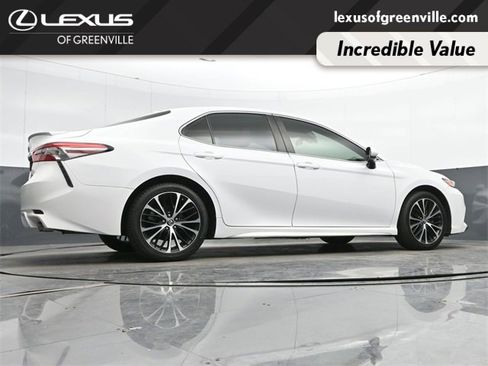 Used 2019 Toyota Camry SE image 12