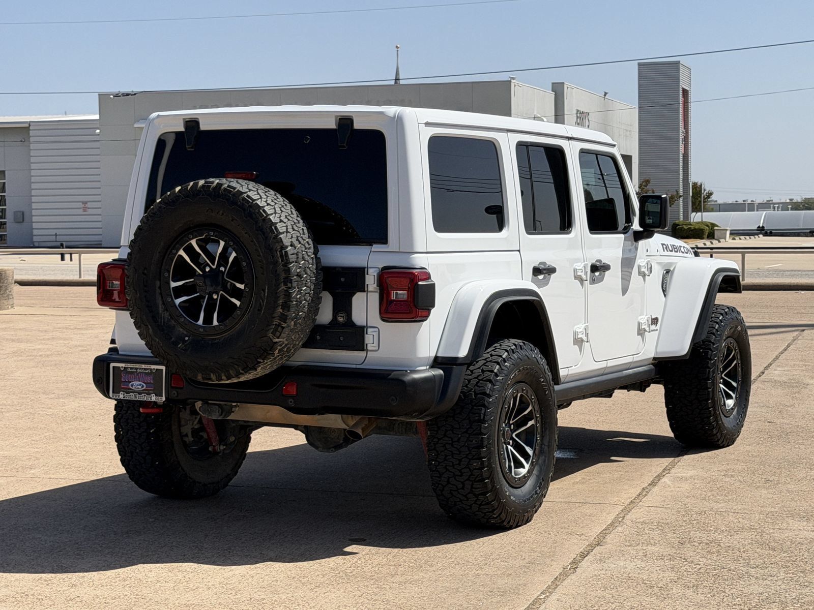 Used 2024 Jeep Wrangler Unlimited Rubicon AWD/4WD image 4