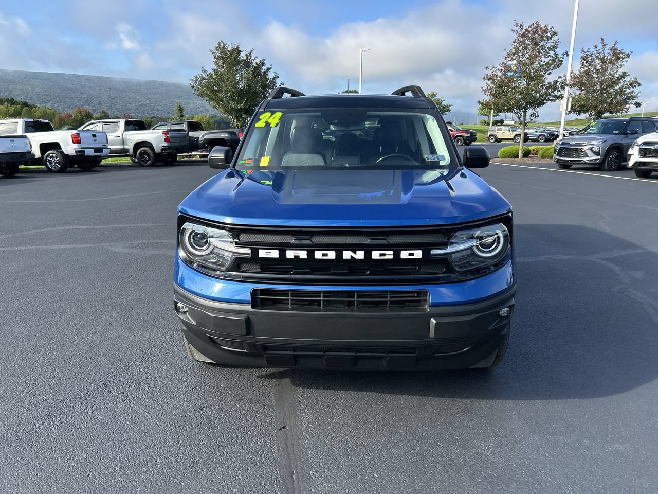 Used 2024 Ford Bronco Sport Outer Banks w/ Tech Package AWD/4WD image 2