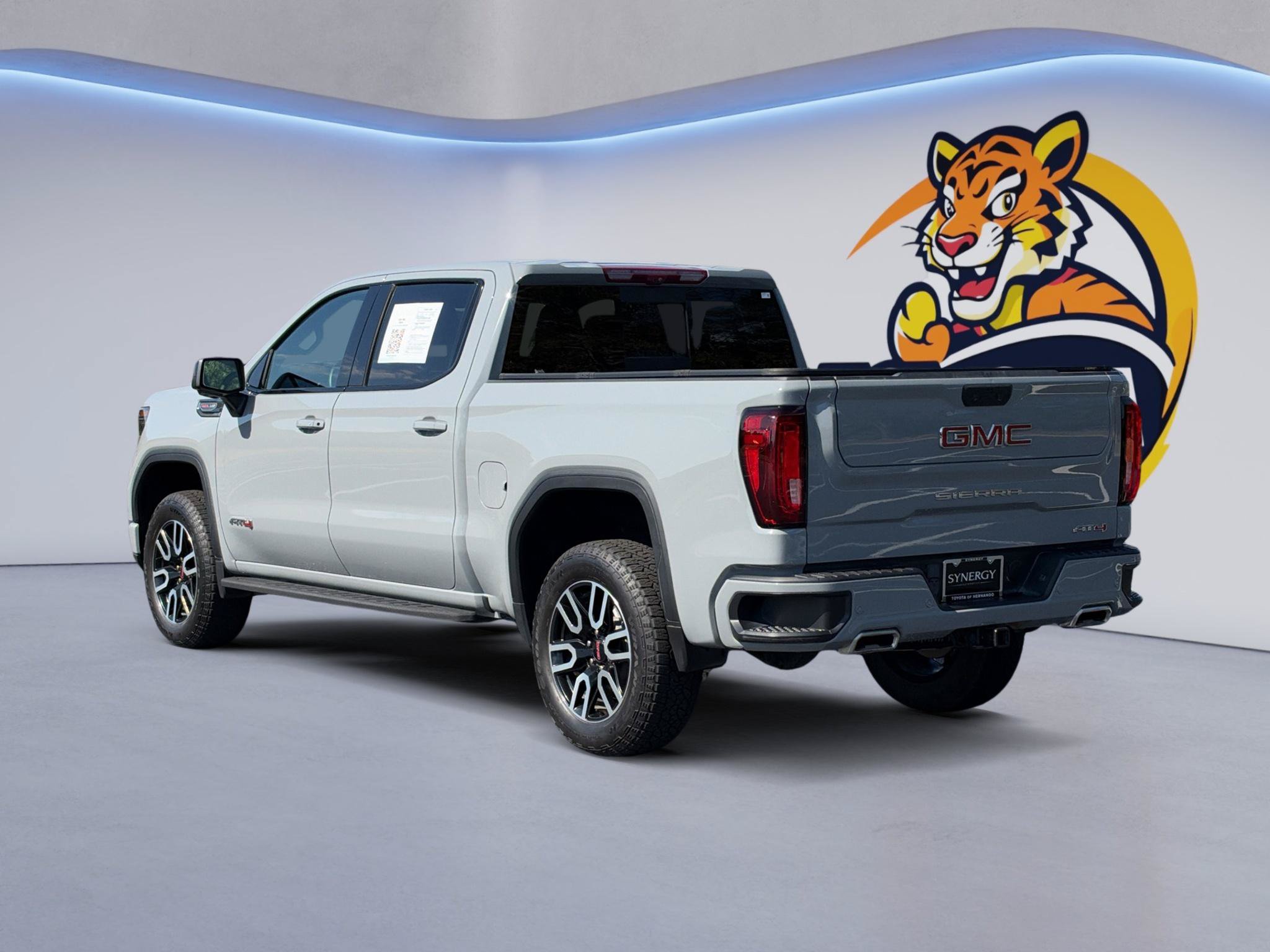 Used 2024 GMC Sierra 1500 AT4 w/ Technology Package AWD/4WD image 7