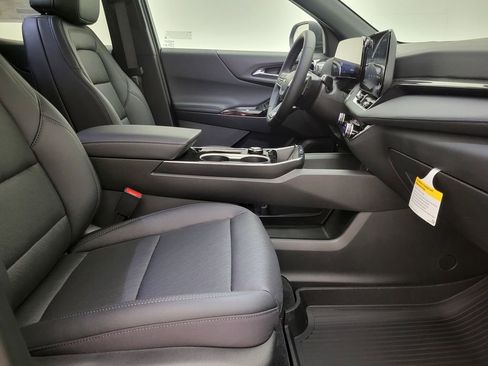 New 2026 Chevrolet Equinox LT w/ Convenience Package II image 34