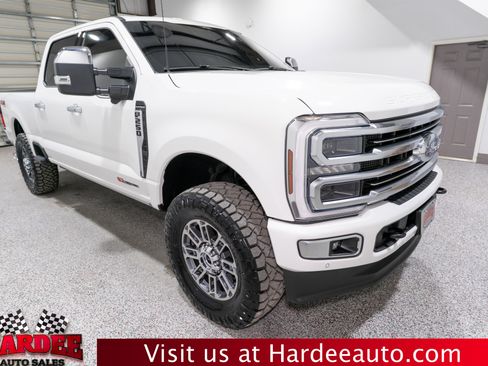 Used 2025 Ford F250 Platinum w/ Platinum Plus Package image 6