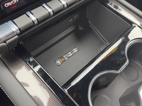 New 2026 GMC Yukon XL Elevation image 21